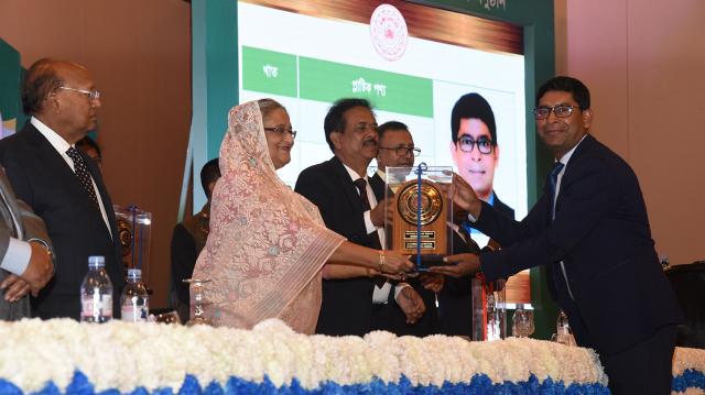 রপ্তানিতে স্বর্ণপদক পেল আরএফএল