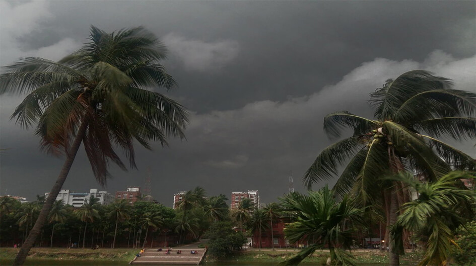 বার বার আঘাত হানবে কালবৈশাখী ঝড়